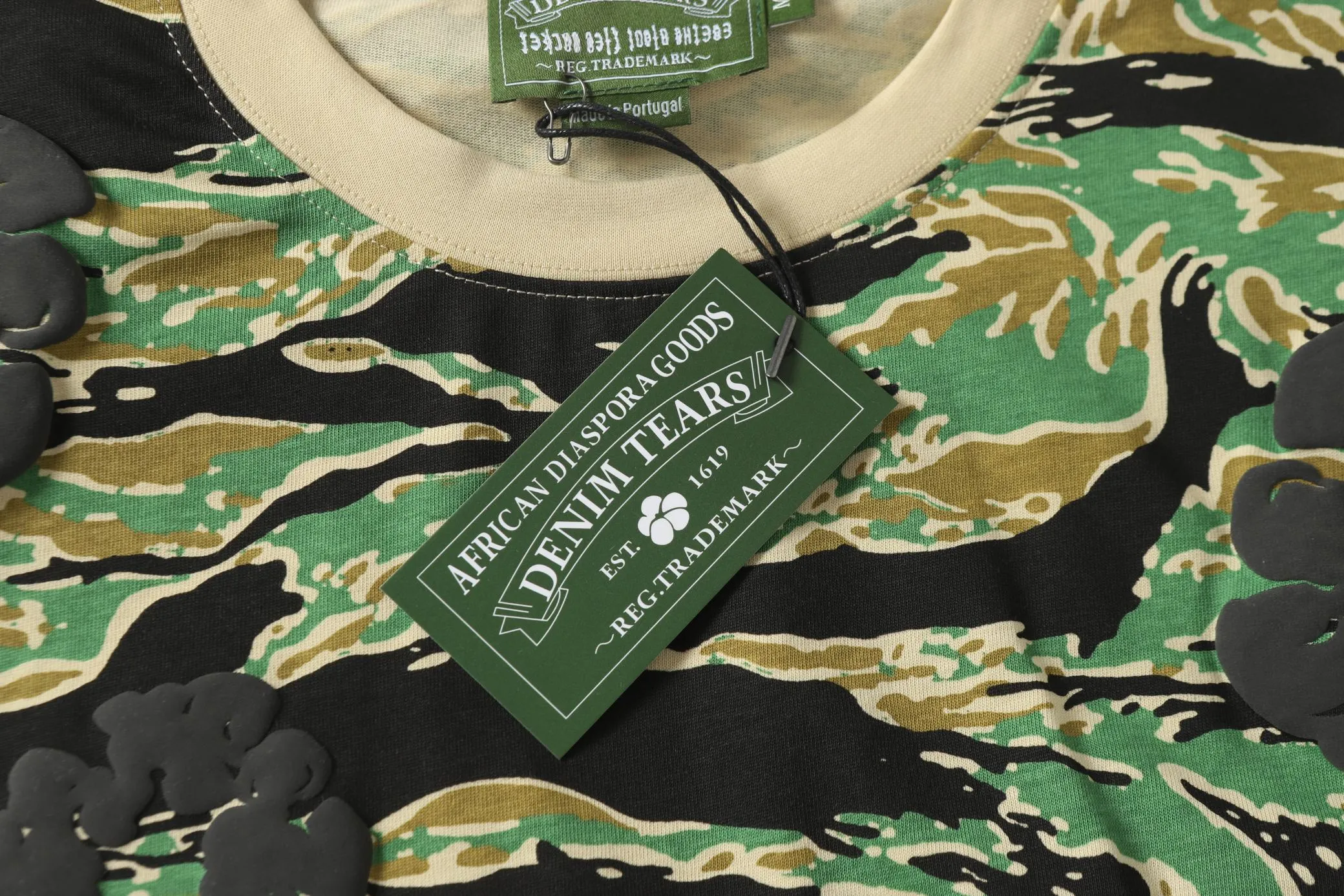 208# DENIM TEARS Kapok European and American trendy brand high quality foam flocking camouflage printed short-sleeved suit Color Camouflage blue Camouflage powder Camouflage gray Camouflage apricot Camouflage green Size S-XL